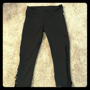 ❤️‍🔥 FABLETICS black Capri leggings